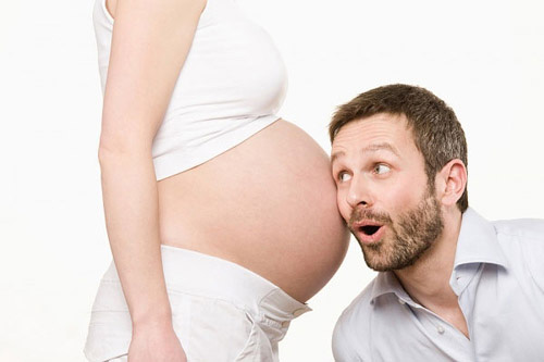 5 bí quyết tăng mối liên kết giữa bố và con ngay trong thai kỳ