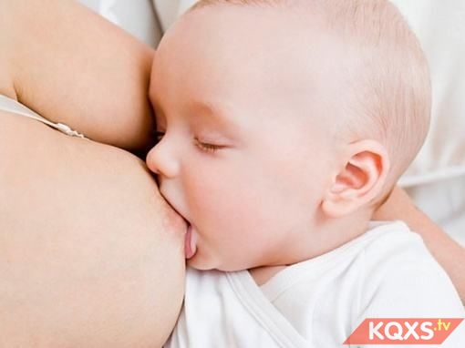 Chế độ dinh dưỡng cho trẻ sơ sinh từ 1 đến 4 tháng tuổi mẹ nên tham khảo