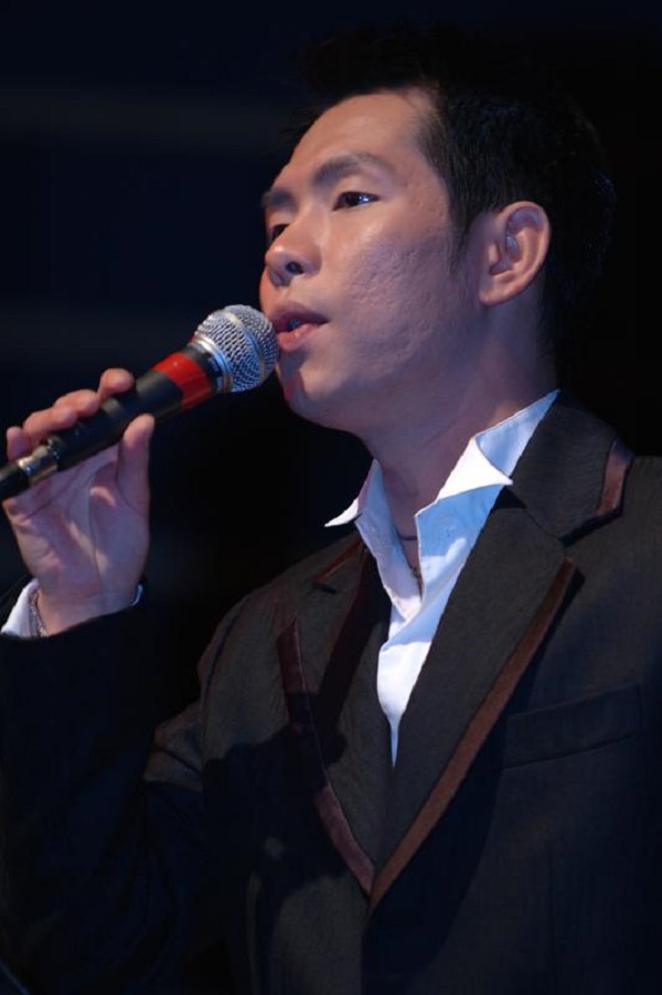 Tiểu sử ca sĩ Trần Thái Hòa và nguyên nhân từ chối về Việt Nam biểu diễn