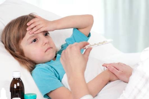 Triệu chứng sốt xuất huyết ở trẻ em & cách xử lý