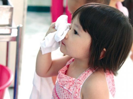 Nguy hiểm nguyên nhân đau mắt đỏ ở trẻ em với cách phòng và điều trị tốt nhất