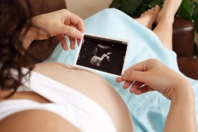 Khám thai giúp mẹ phát hiện ra những dấu hiệu bất thường của thai nhi