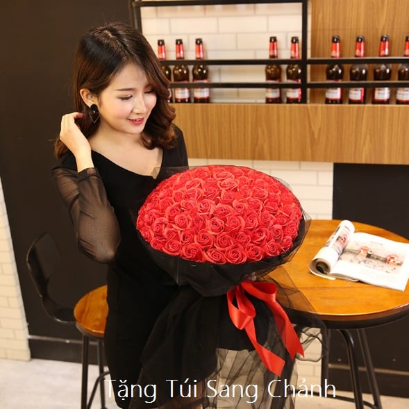 Khám Phá Thế Giới Hoa Hồng Sáp HCM