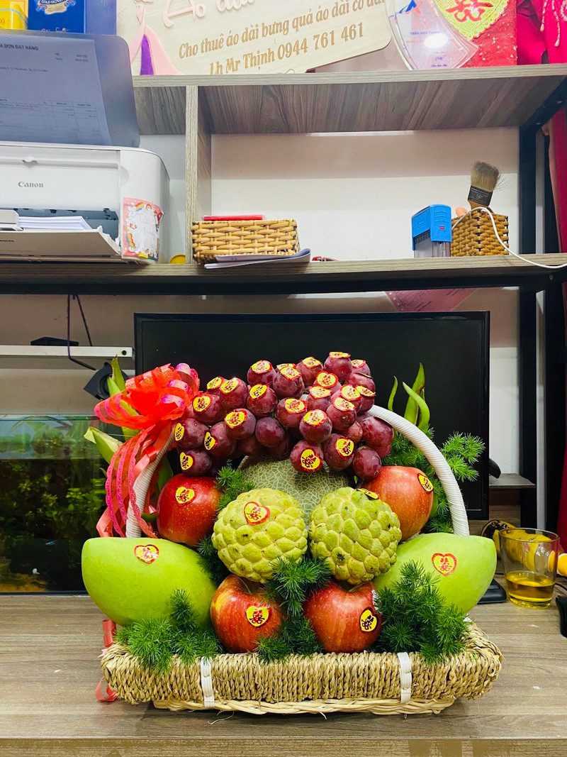 Giỏ hoa quả dạm ngõ - Nghệ thuật tặng quà trong ngày lễ hỏi